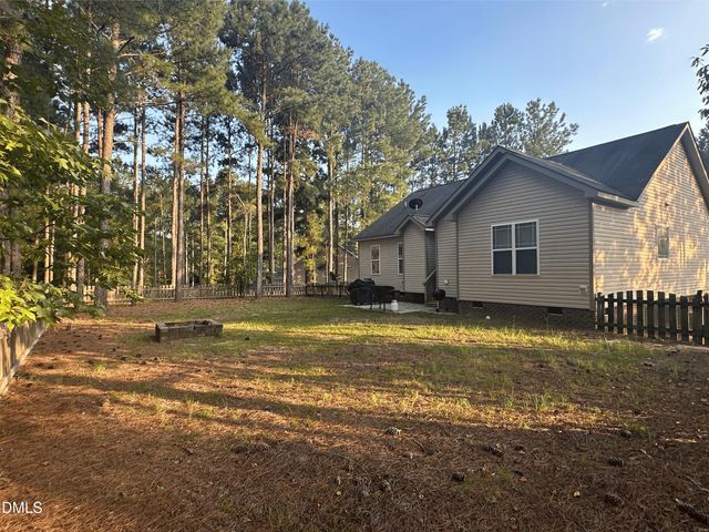31 Maple Leaf Court, Lillington, NC 27546