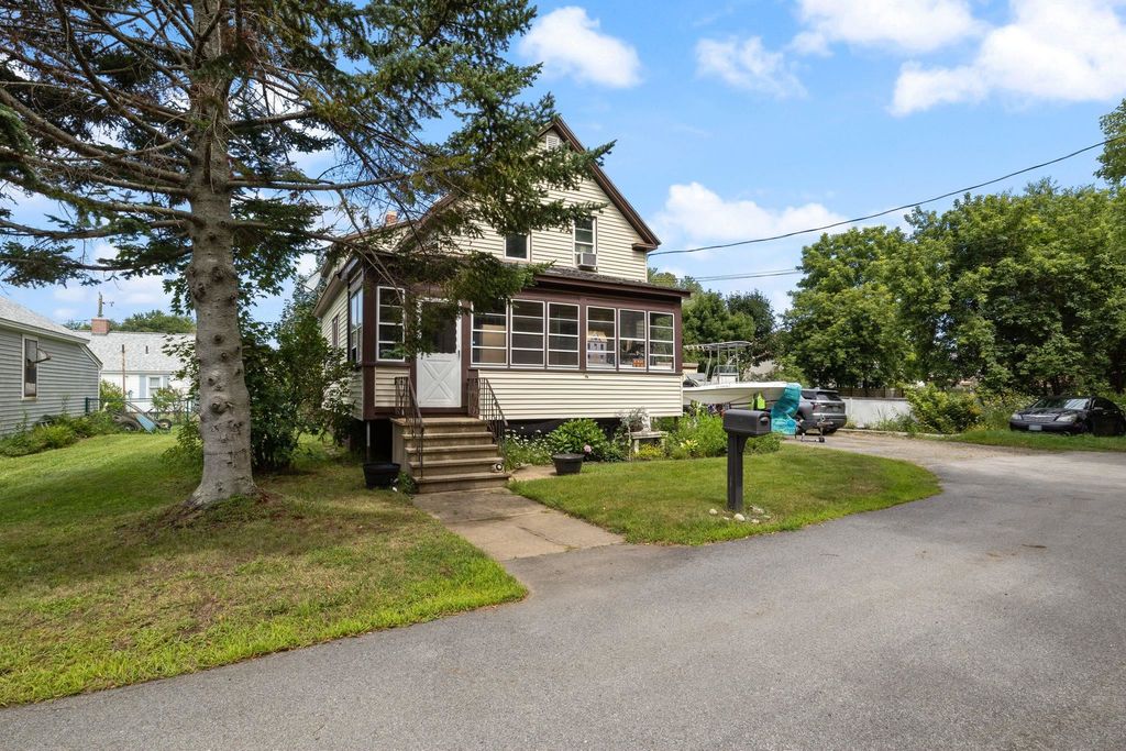 6 Brick Street, Somersworth, NH 03878