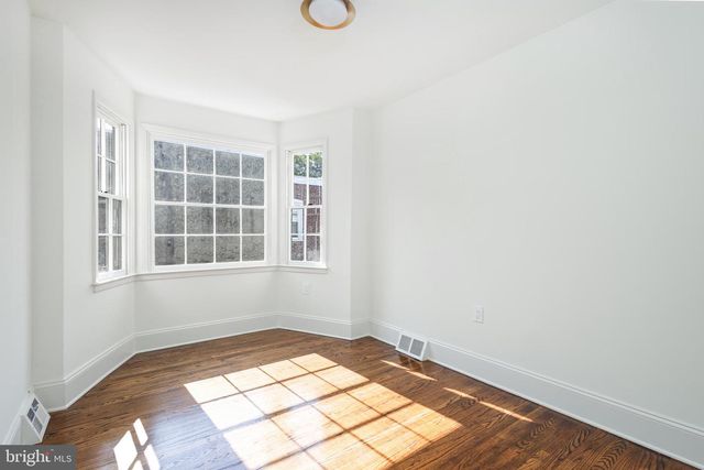 538 W QUEEN LN, Philadelphia, PA 19144
