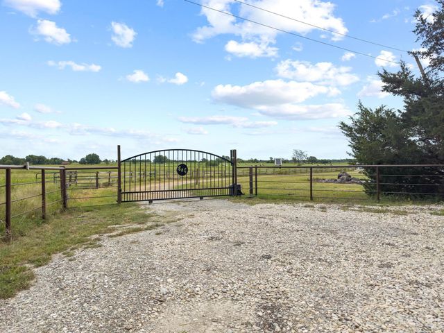 2972 County Road 4826, Wolfe City, TX 75496