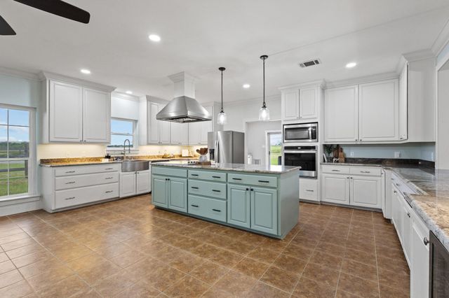 2972 County Road 4826, Wolfe City, TX 75496