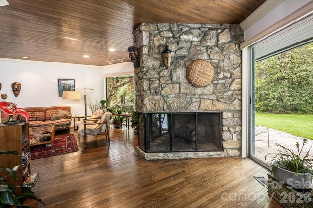 18 Forest Road, Asheville, NC 28803