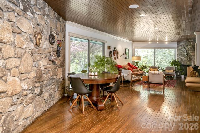 18 Forest Road, Asheville, NC 28803