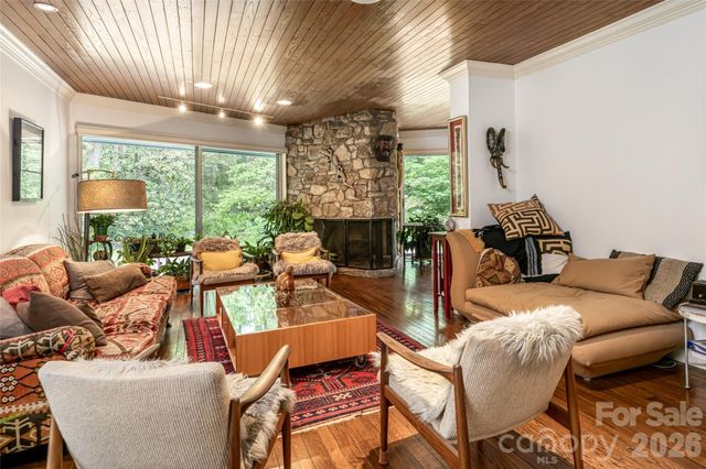 18 Forest Road, Asheville, NC 28803