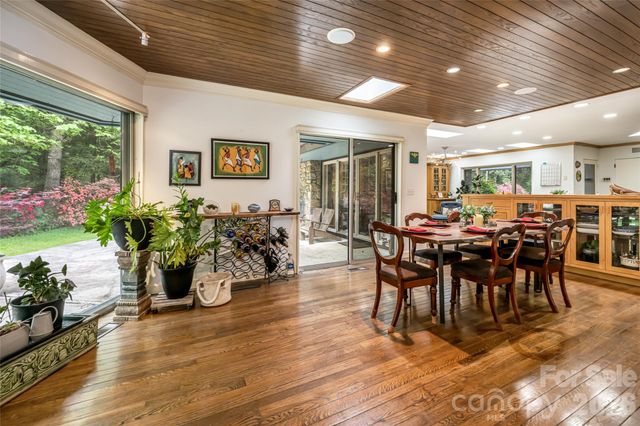 18 Forest Road, Asheville, NC 28803