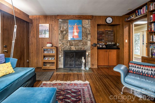 18 Forest Road, Asheville, NC 28803