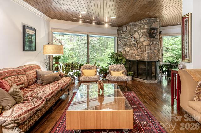 18 Forest Road, Asheville, NC 28803