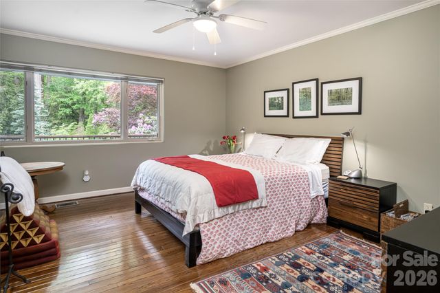 18 Forest Road, Asheville, NC 28803