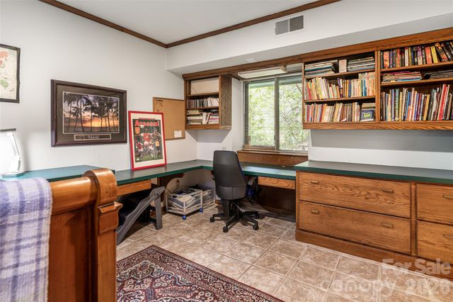 18 Forest Road, Asheville, NC 28803