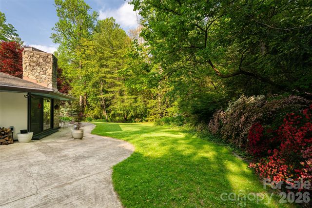 18 Forest Road, Asheville, NC 28803