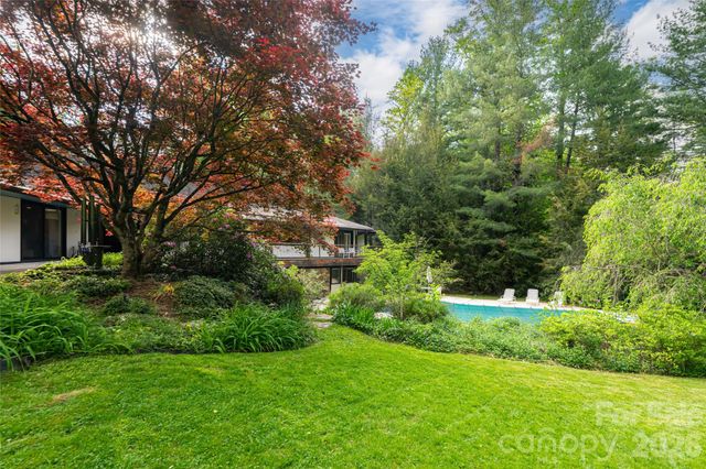 18 Forest Road, Asheville, NC 28803