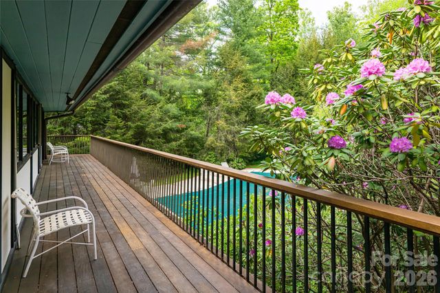 18 Forest Road, Asheville, NC 28803