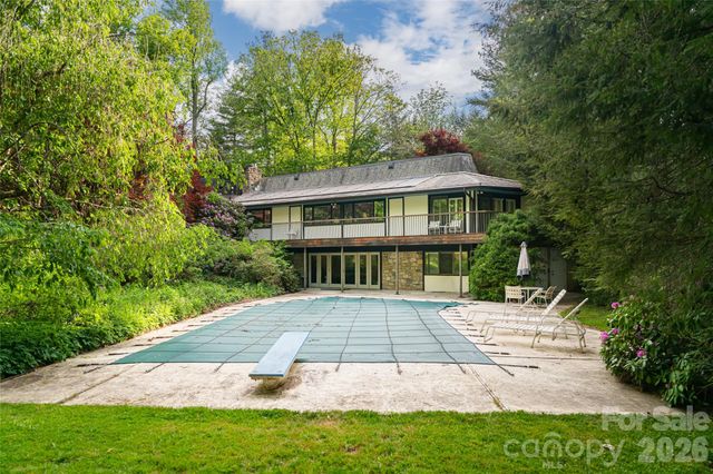 18 Forest Road, Asheville, NC 28803