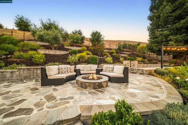 133 Sunhaven Rd, Danville, CA 94506