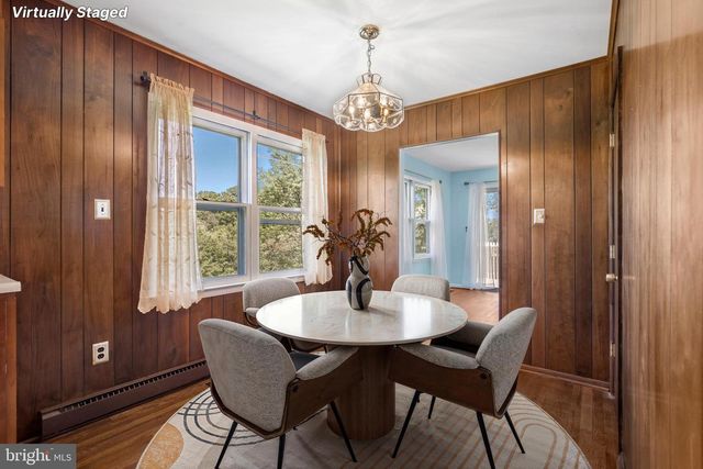 355 POINTFIELD DR, Harpers Ferry, WV 25425