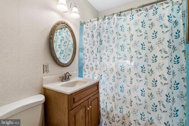 355 POINTFIELD DR, Harpers Ferry, WV 25425