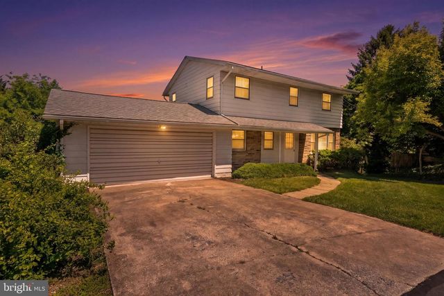 355 POINTFIELD DR, Harpers Ferry, WV 25425