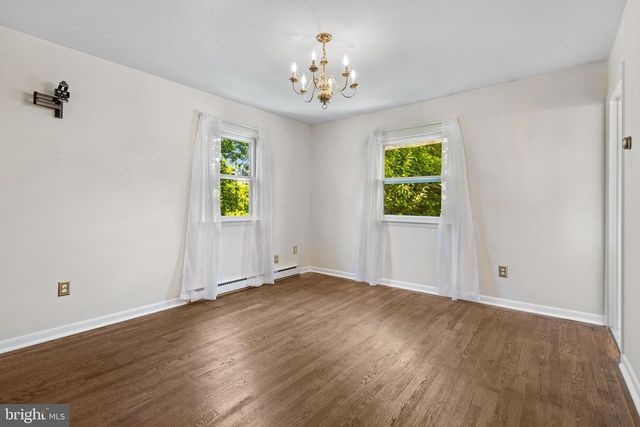 355 POINTFIELD DR, Harpers Ferry, WV 25425