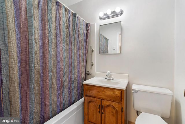 355 POINTFIELD DR, Harpers Ferry, WV 25425
