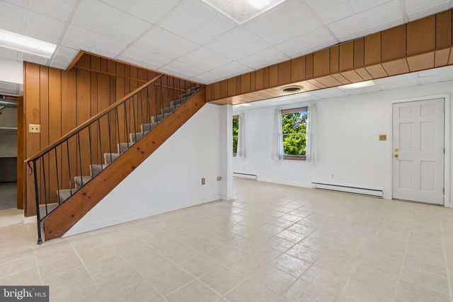 355 POINTFIELD DR, Harpers Ferry, WV 25425