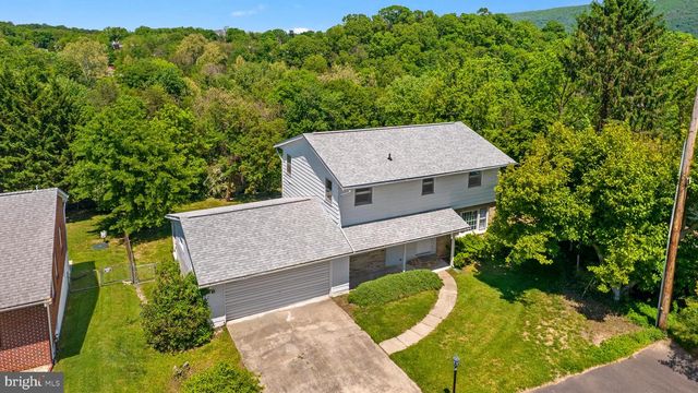 355 POINTFIELD DR, Harpers Ferry, WV 25425