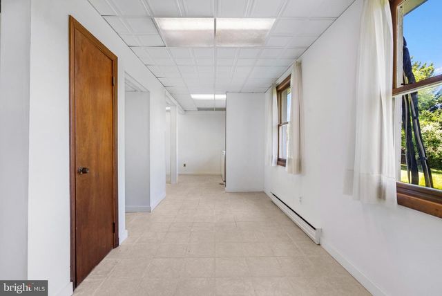 355 POINTFIELD DR, Harpers Ferry, WV 25425