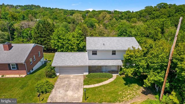 355 POINTFIELD DR, Harpers Ferry, WV 25425