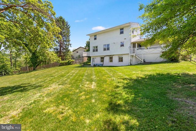 355 POINTFIELD DR, Harpers Ferry, WV 25425