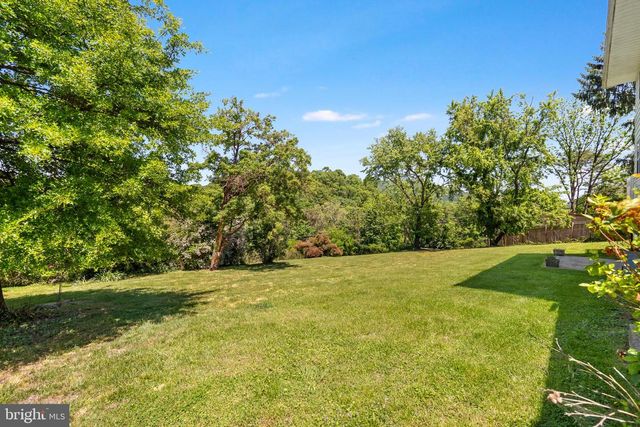 355 POINTFIELD DR, Harpers Ferry, WV 25425