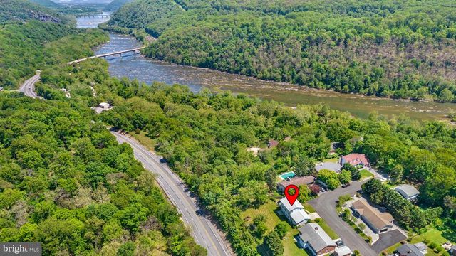 355 POINTFIELD DR, Harpers Ferry, WV 25425