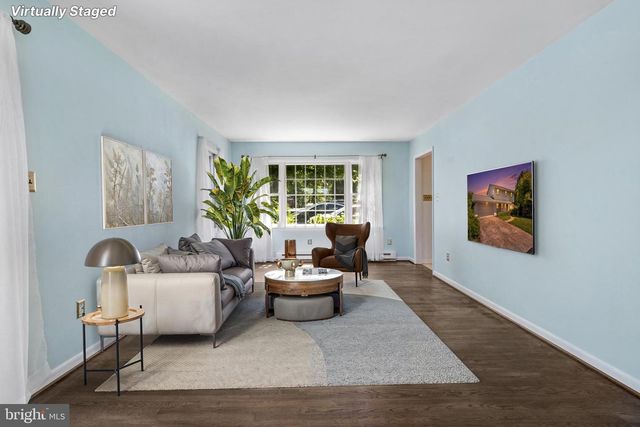 355 POINTFIELD DR, Harpers Ferry, WV 25425