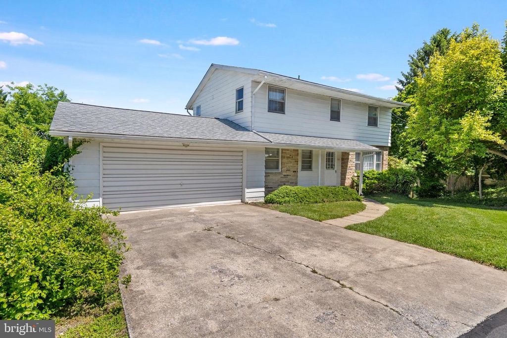 355 POINTFIELD DR, Harpers Ferry, WV 25425