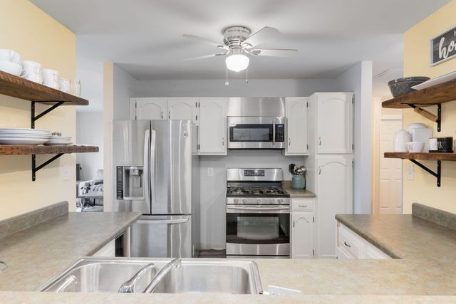 2016 Laura Lane, Chesterton, IN 46304