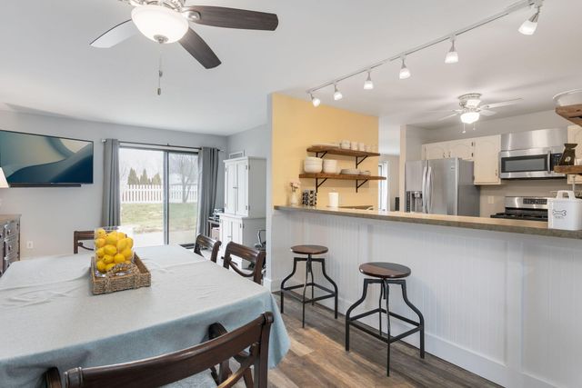 2016 Laura Lane, Chesterton, IN 46304