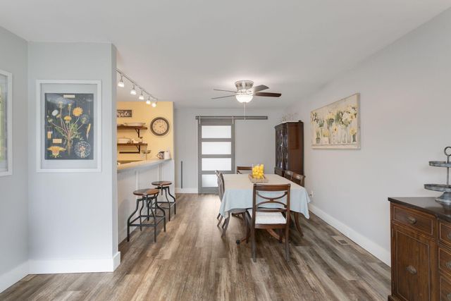 2016 Laura Lane, Chesterton, IN 46304