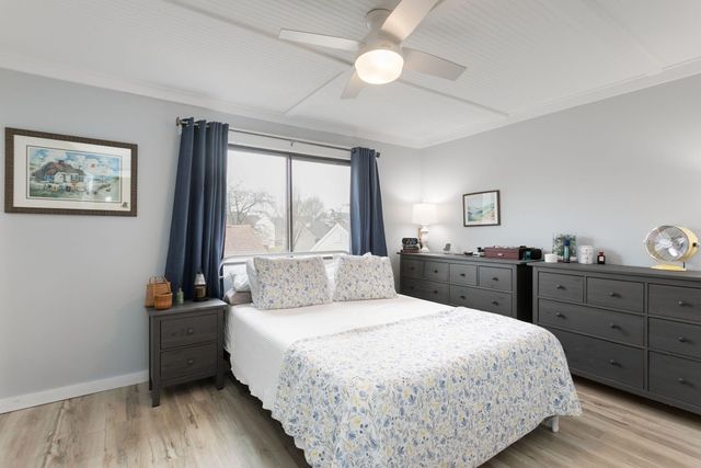 2016 Laura Lane, Chesterton, IN 46304