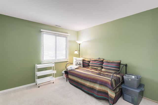 2016 Laura Lane, Chesterton, IN 46304