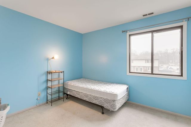 2016 Laura Lane, Chesterton, IN 46304