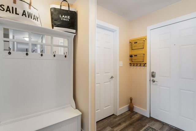 2016 Laura Lane, Chesterton, IN 46304