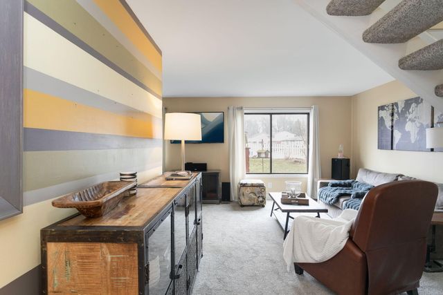 2016 Laura Lane, Chesterton, IN 46304