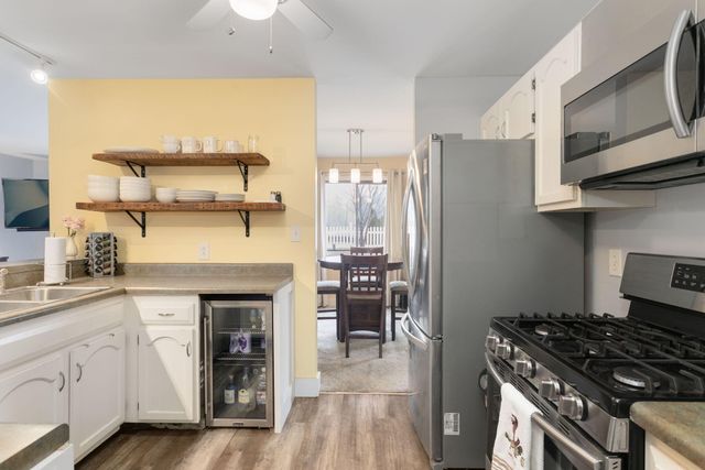 2016 Laura Lane, Chesterton, IN 46304