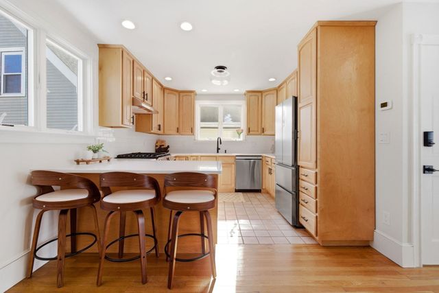 30 Boardman St 2, Salem, MA 01970