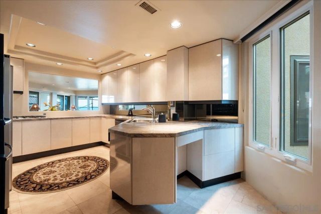 333 Coast Blvd 8, La Jolla, CA 92037