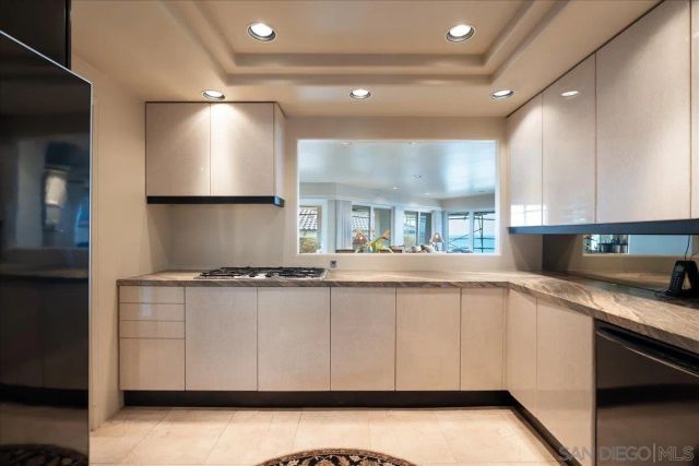 333 Coast Blvd 8, La Jolla, CA 92037