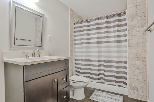 221 N County Road 2850, Lubbock, TX 79403