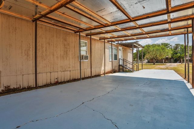 221 N County Road 2850, Lubbock, TX 79403