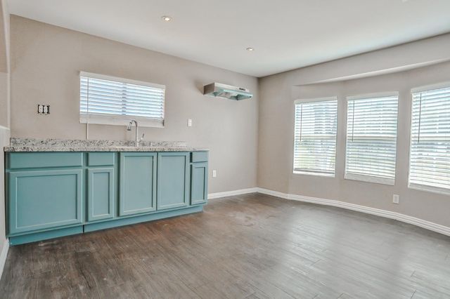 221 N County Road 2850, Lubbock, TX 79403