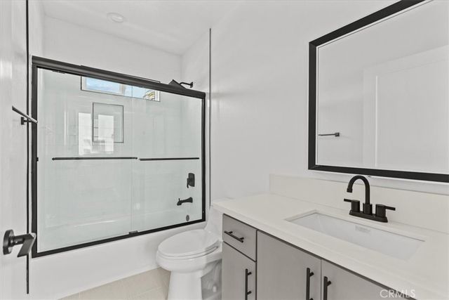 860 N Hudson Ave A, West Hollywood, CA 90005