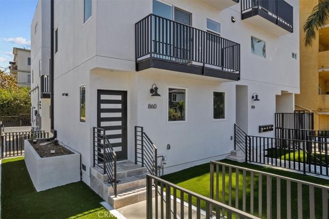860 N Hudson Ave A, West Hollywood, CA 90005