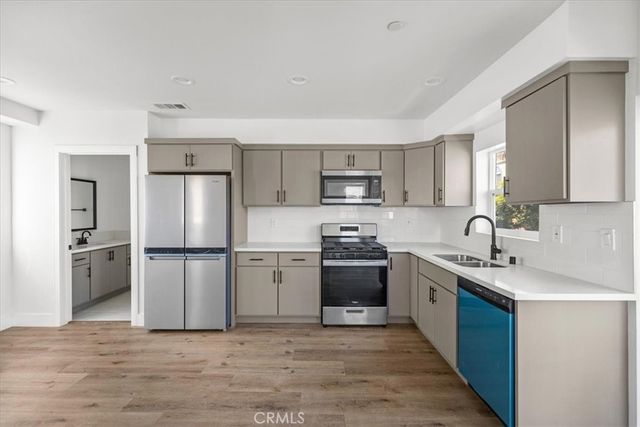 860 N Hudson Ave A, West Hollywood, CA 90005